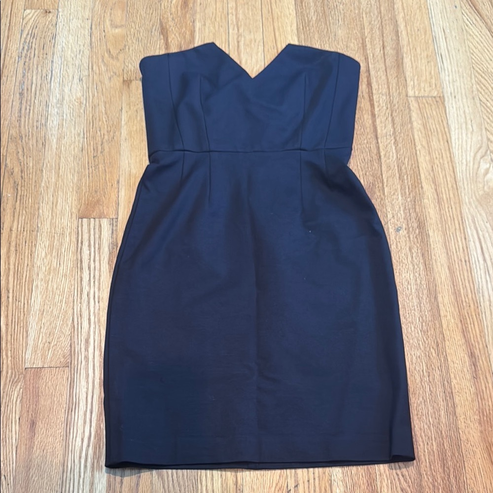Privee Elegant Black Strapless Dress With V Neckline Size  P